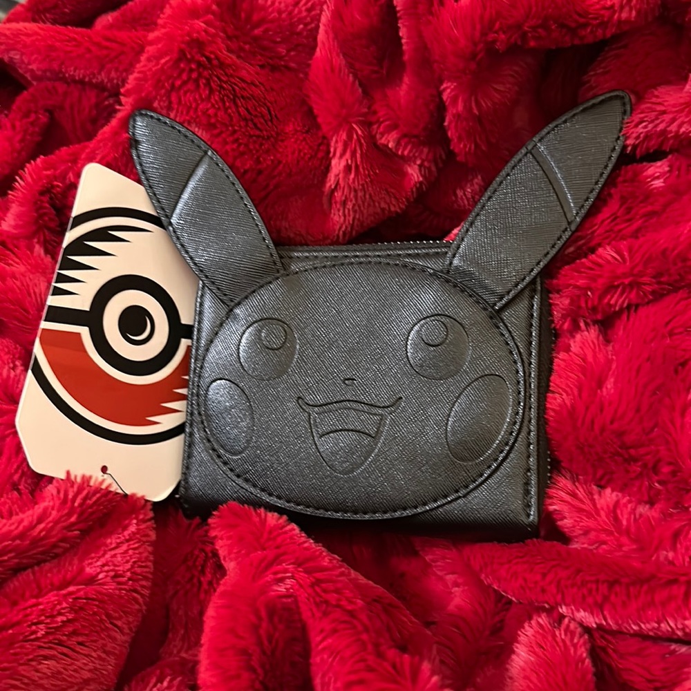 Loungefly Pikachu wallet - Pokemon Center